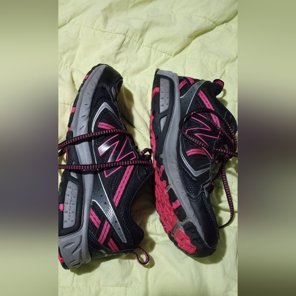 Women's new balance sneakers - Picture 2 of 4